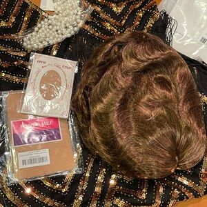 Short 1920s wig for costume party Great Gatsby theme - free wig caps